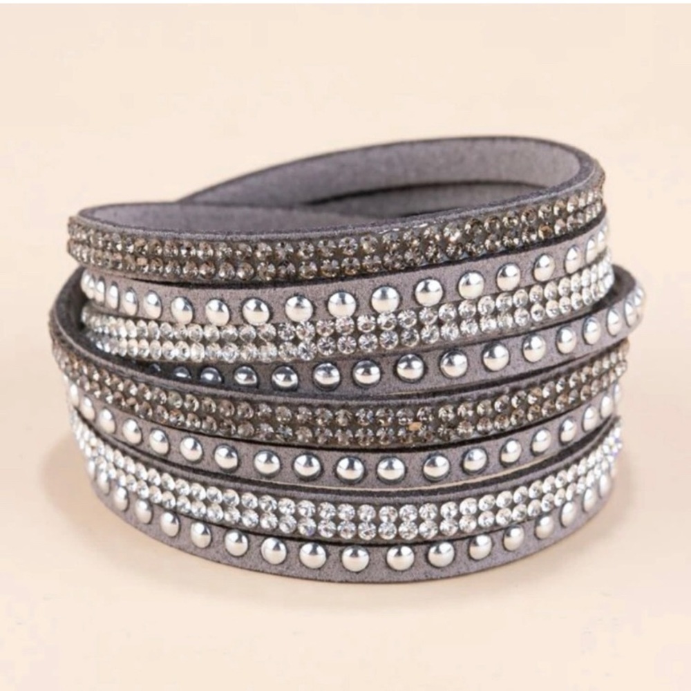 Boutique/NWT/Faux  Gray Suede Rhinestone Wrap Bracelet